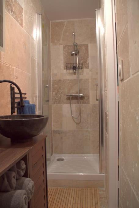 Logement Cosy - Proche Du Prado บัวร์ ภายนอก รูปภาพ